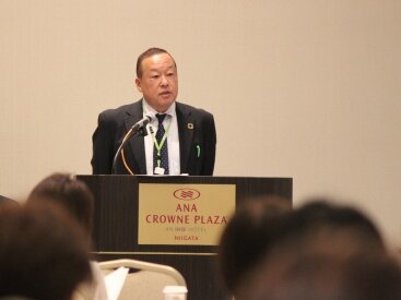 ▲議案提案する菊地副理事長